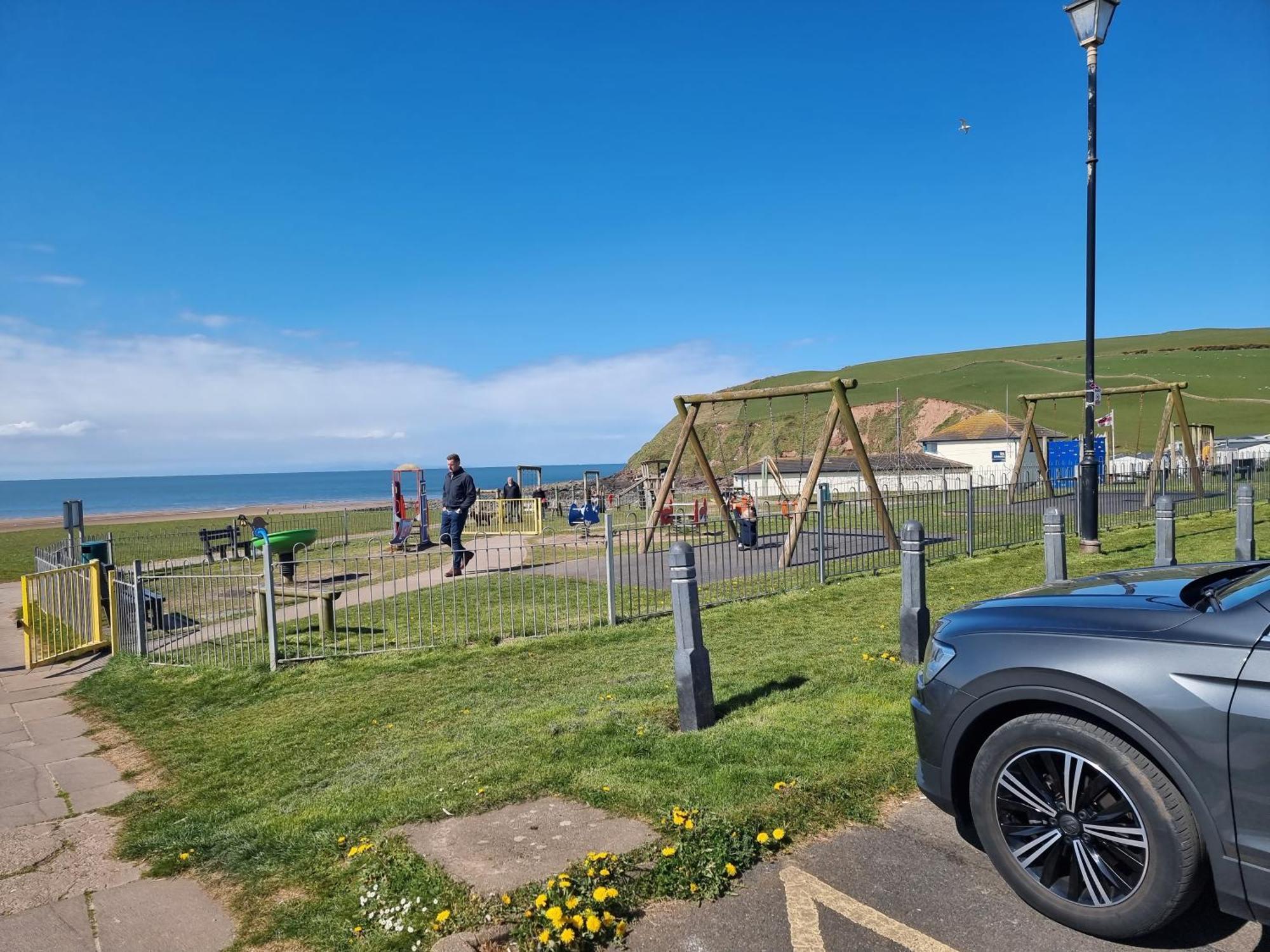 Impeccable Beachfront 2-Bed Cottage In St. Bees Exterior foto